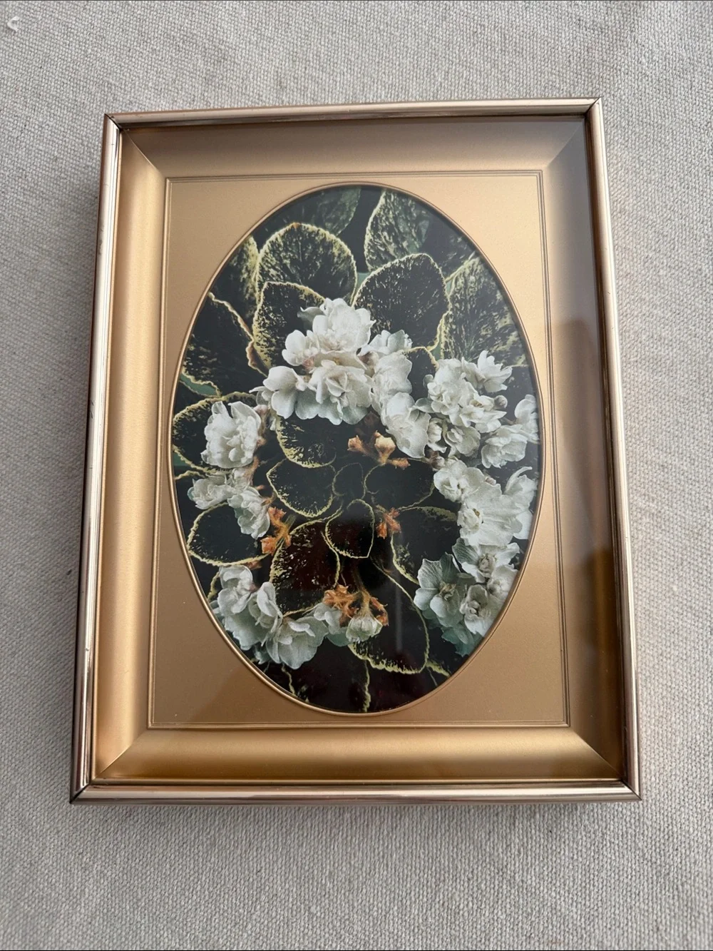 VTG Gold toned recessed oval 5x7 frame